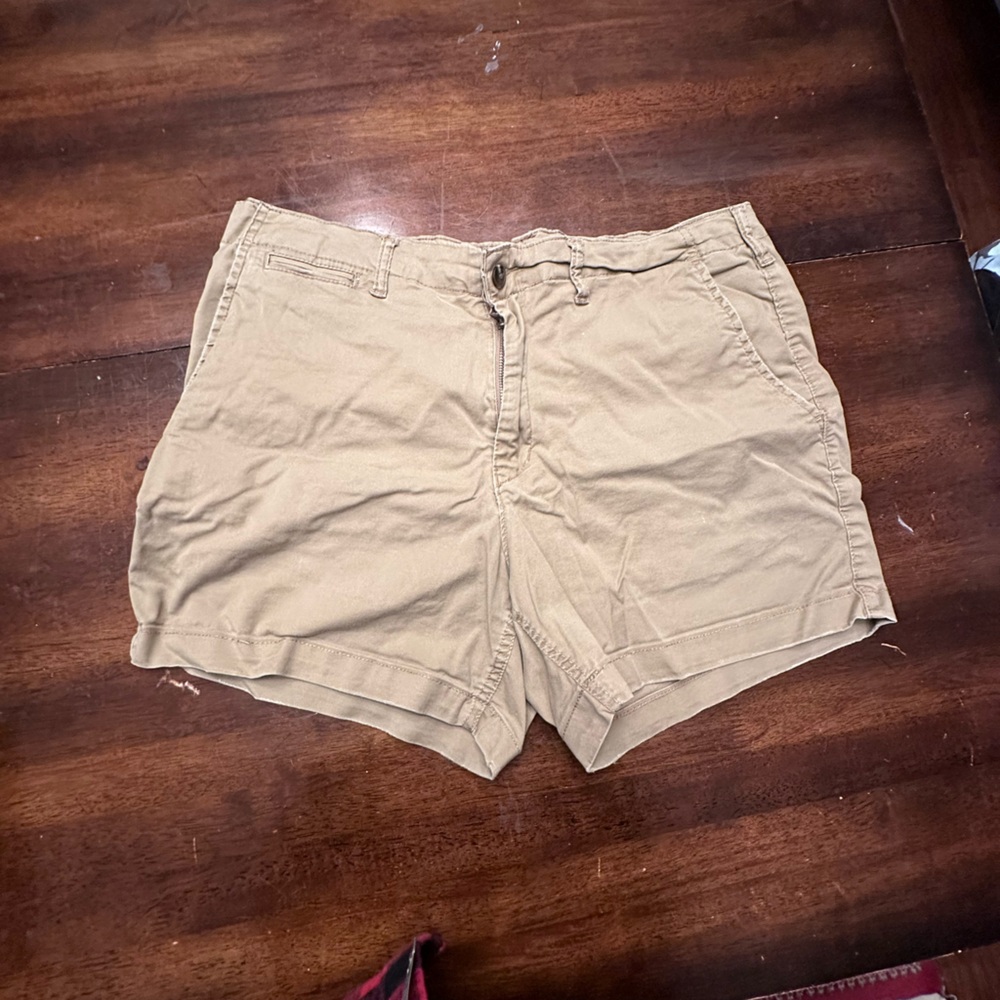 Men’s 5” flat front American Eagle AE flat front shorts